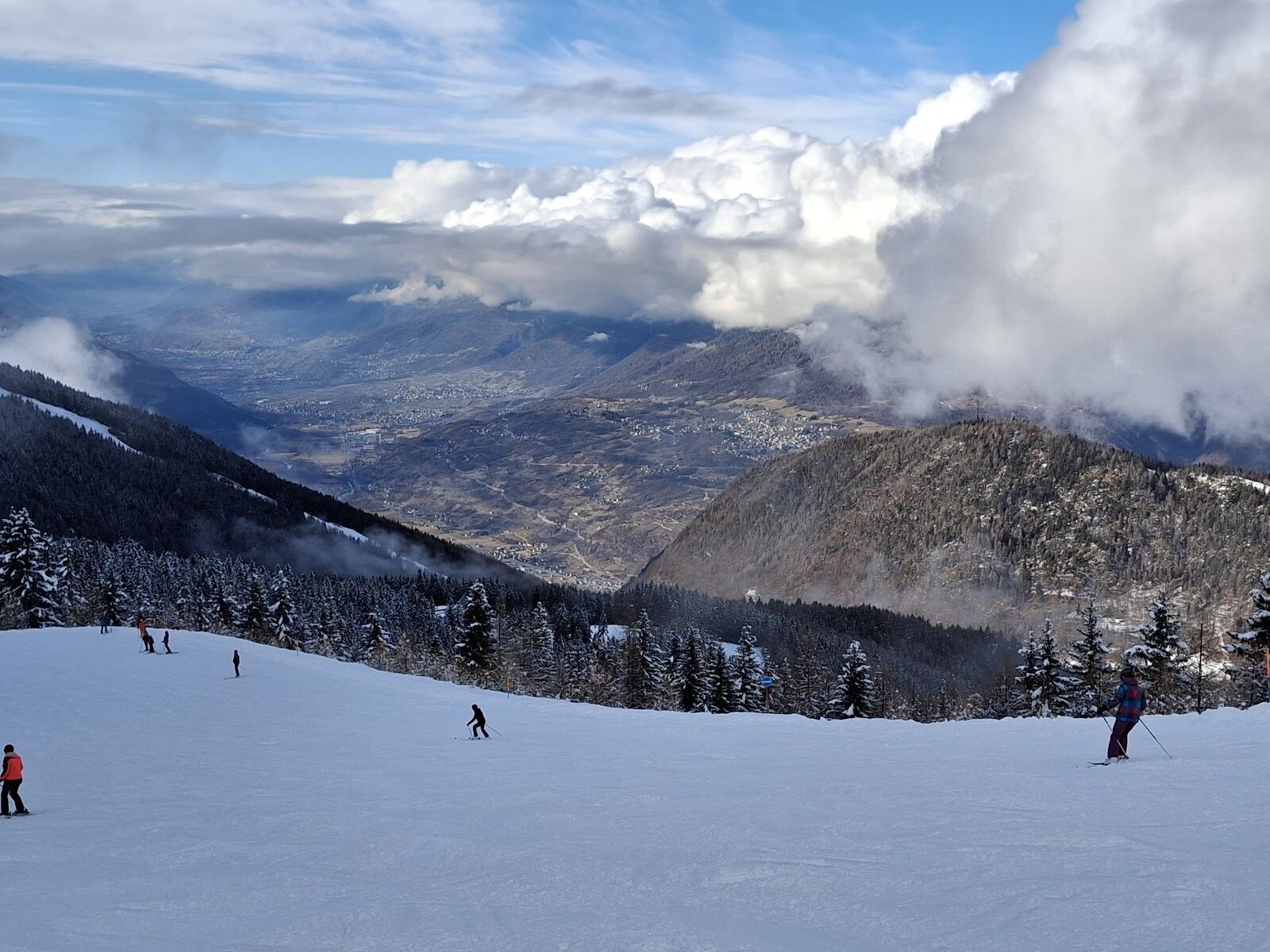 A quiet groomed run on the Magnolta slopes at Aprica