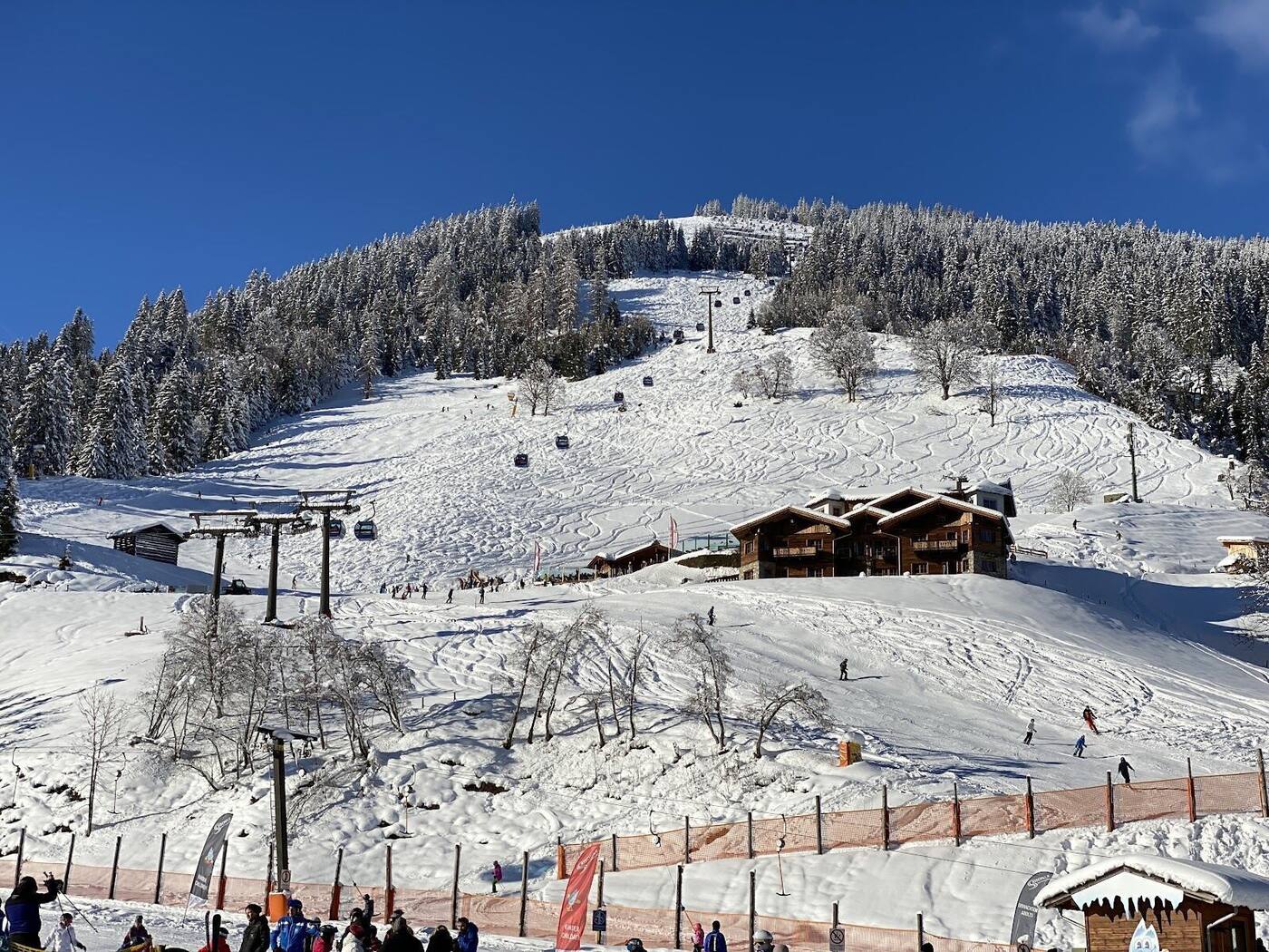 Gondola rising from Bad Gastein toward the Stubnerkogel in winter