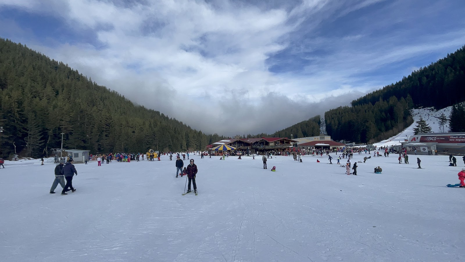 The town of Bansko at the foot of the mountains in winter