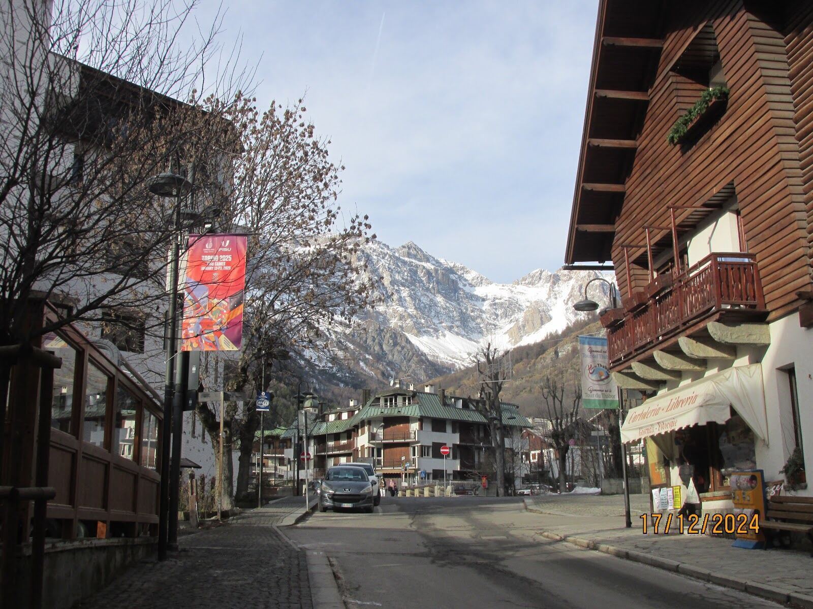 The higher snowier slopes of Jafferau above Bardonecchia