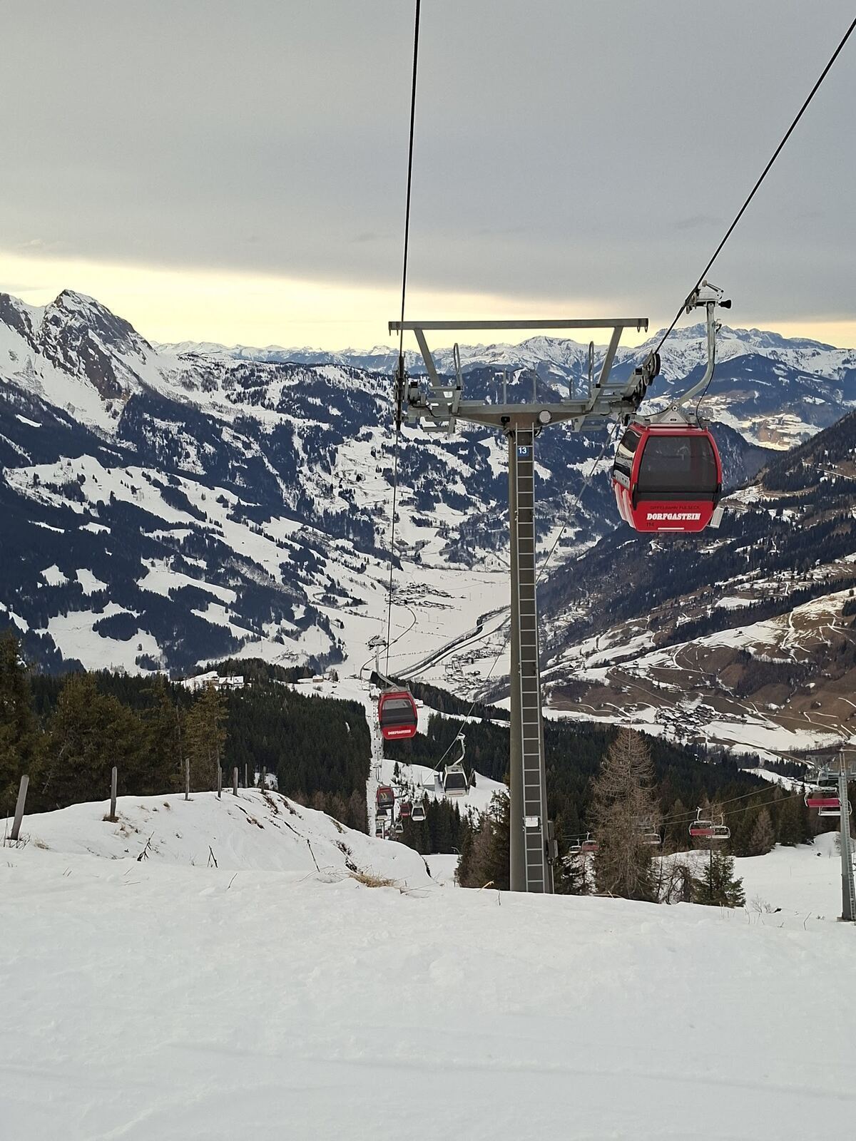 Sunny intermediate pistes above Dorfgastein toward the Fulseck summit