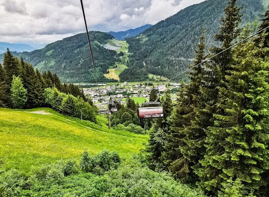 Well groomed pistes above the Salzburgerland village of Flachau in winter