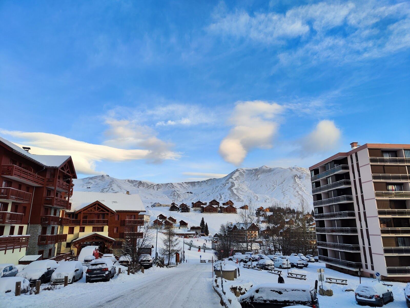 A family friendly nursery slope at the base of La Toussuire