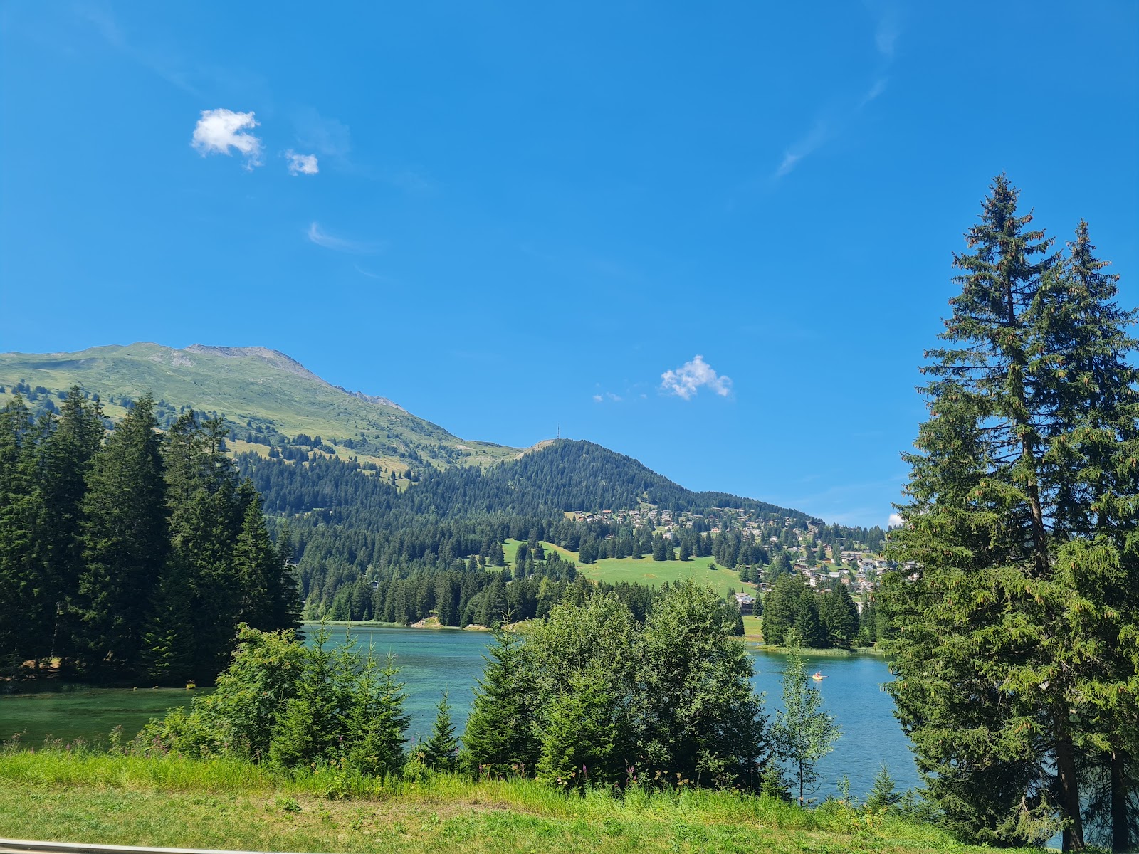 Sunny wide pistes above Lenzerheide in Graubunden