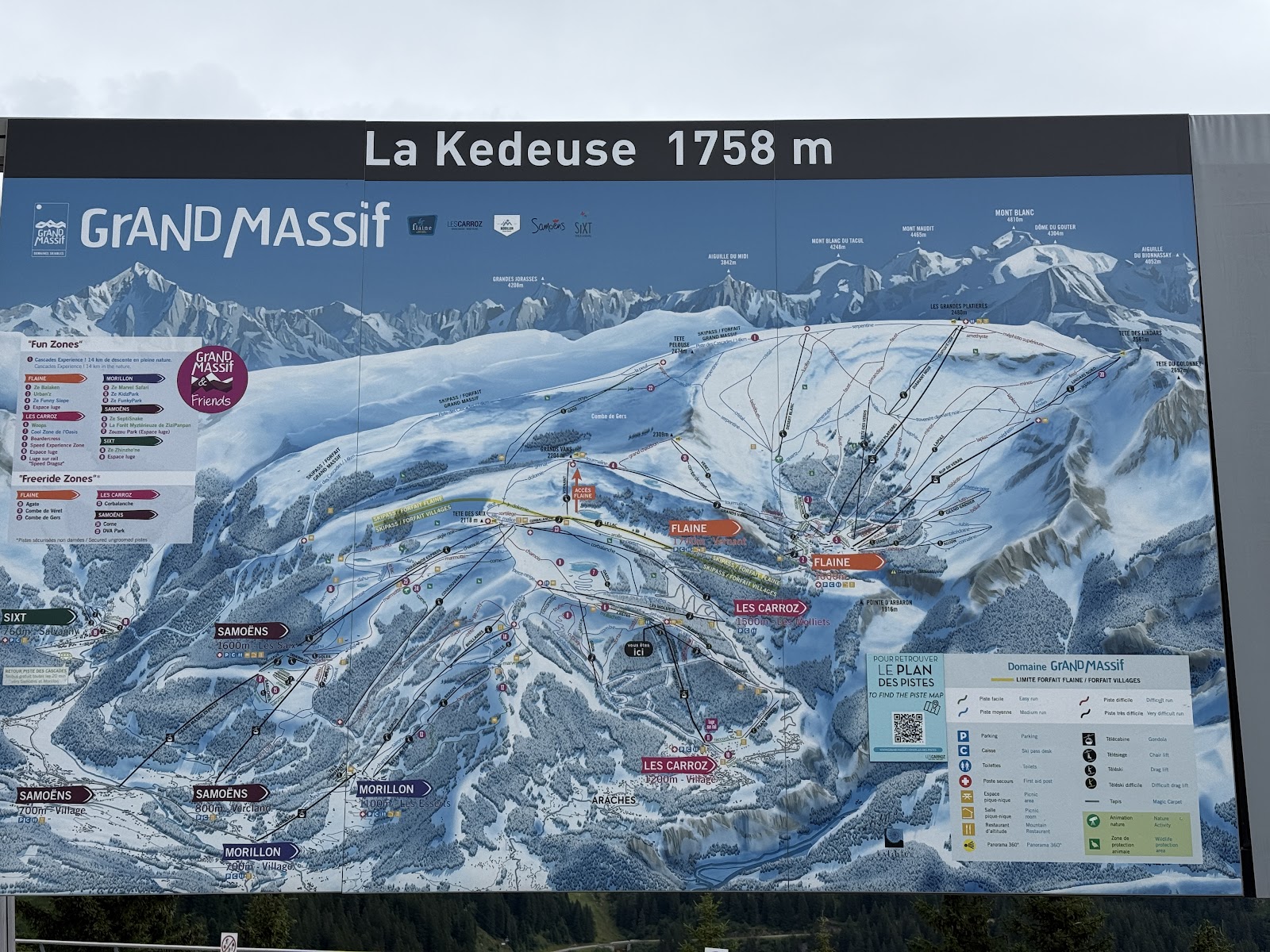 Sunny pistes above Les Carroz in the Grand Massif