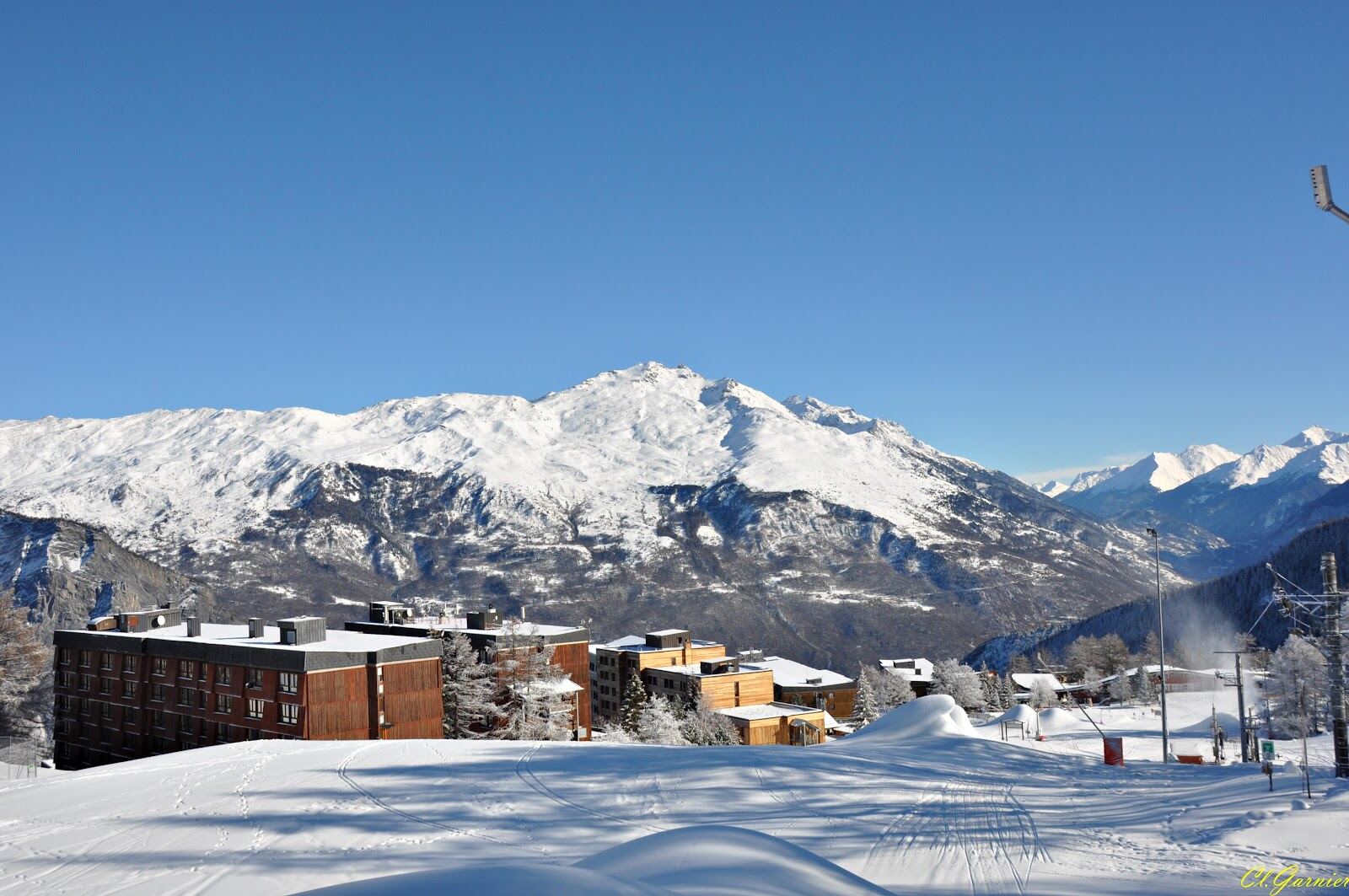 North facing pistes above Les Karellis on a clear winter day