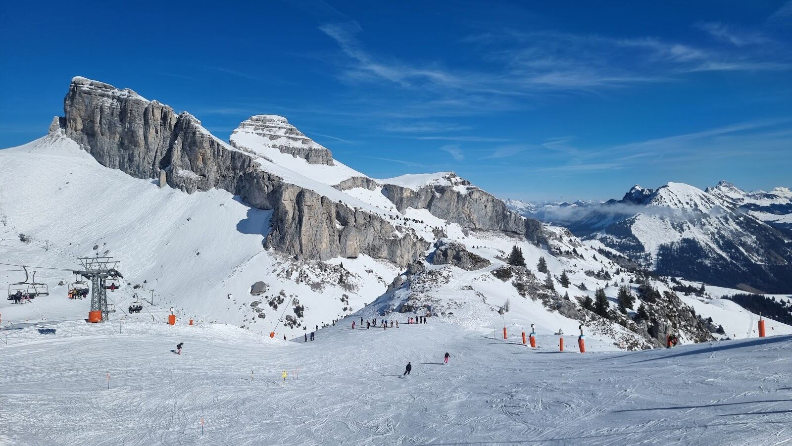 Wide forgiving blue runs on the slopes above Leysin