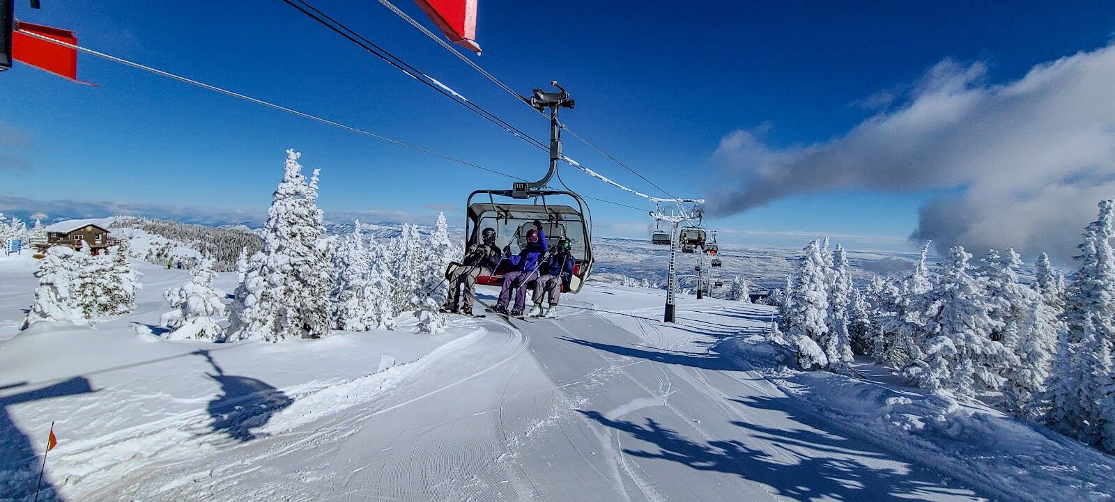 Dry powder and blue sky on the open slopes of Mission Ridge Washington