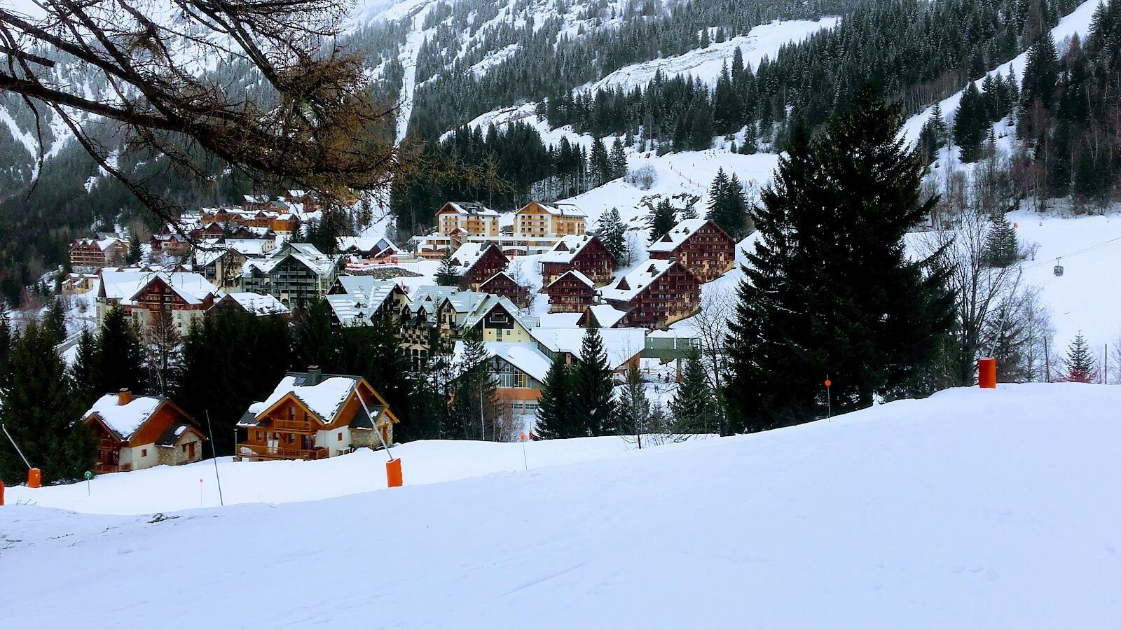 Gondola rising from the village toward the Alpe d'Huez ski area