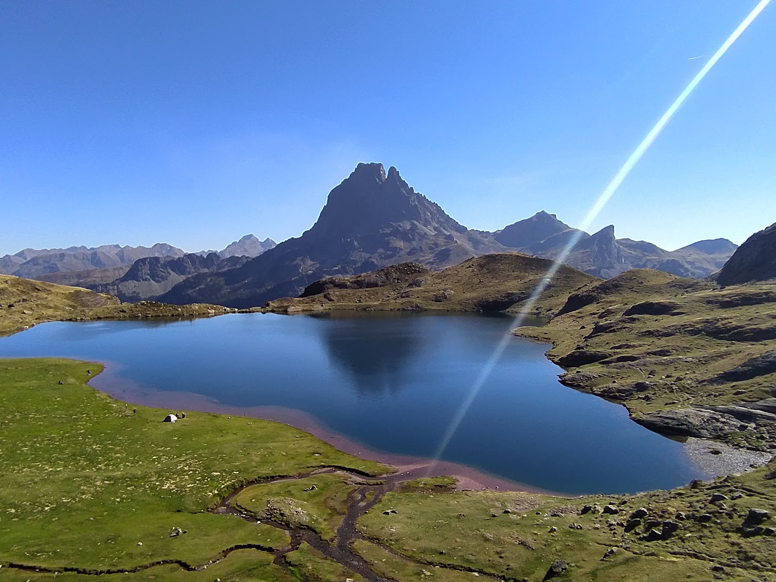 Groomed pistes and dramatic peaks above Panticosa in the Aragon Pyrenees
