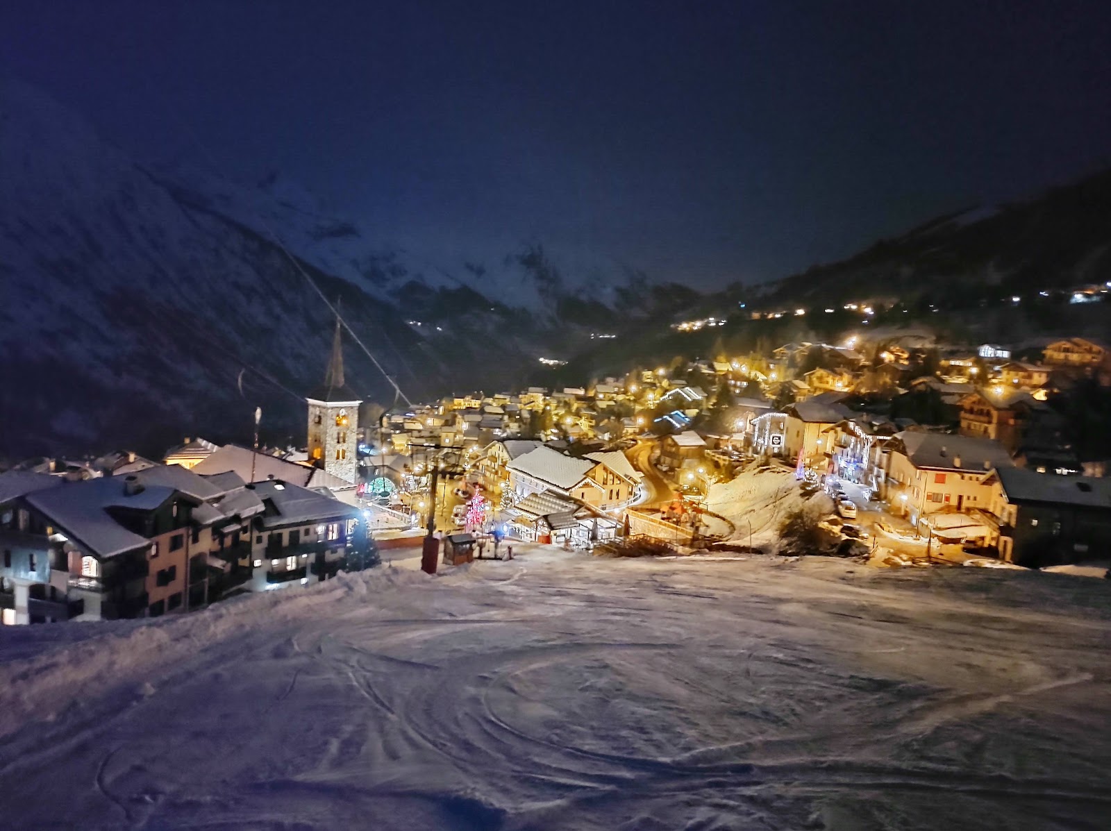 Pistes above the Belleville valley linking into the Trois Vallees