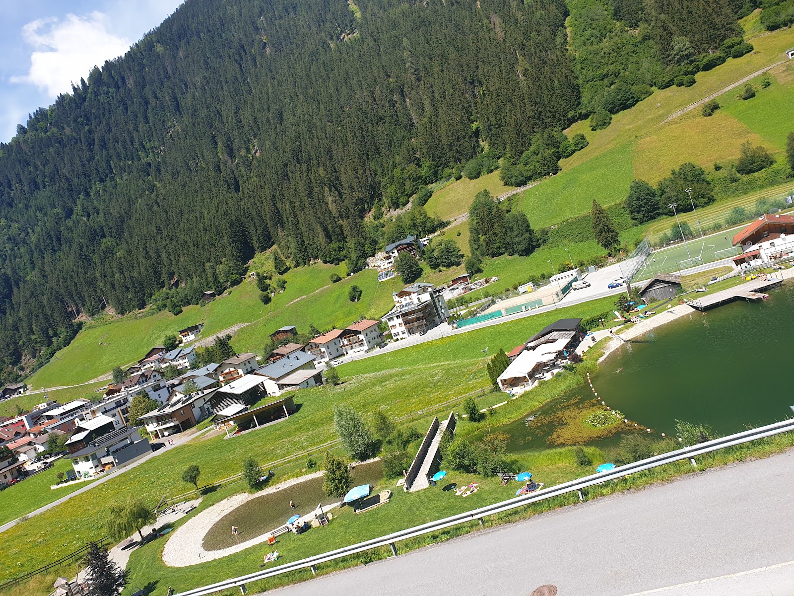 Wide red pistes above See in the Tyrol