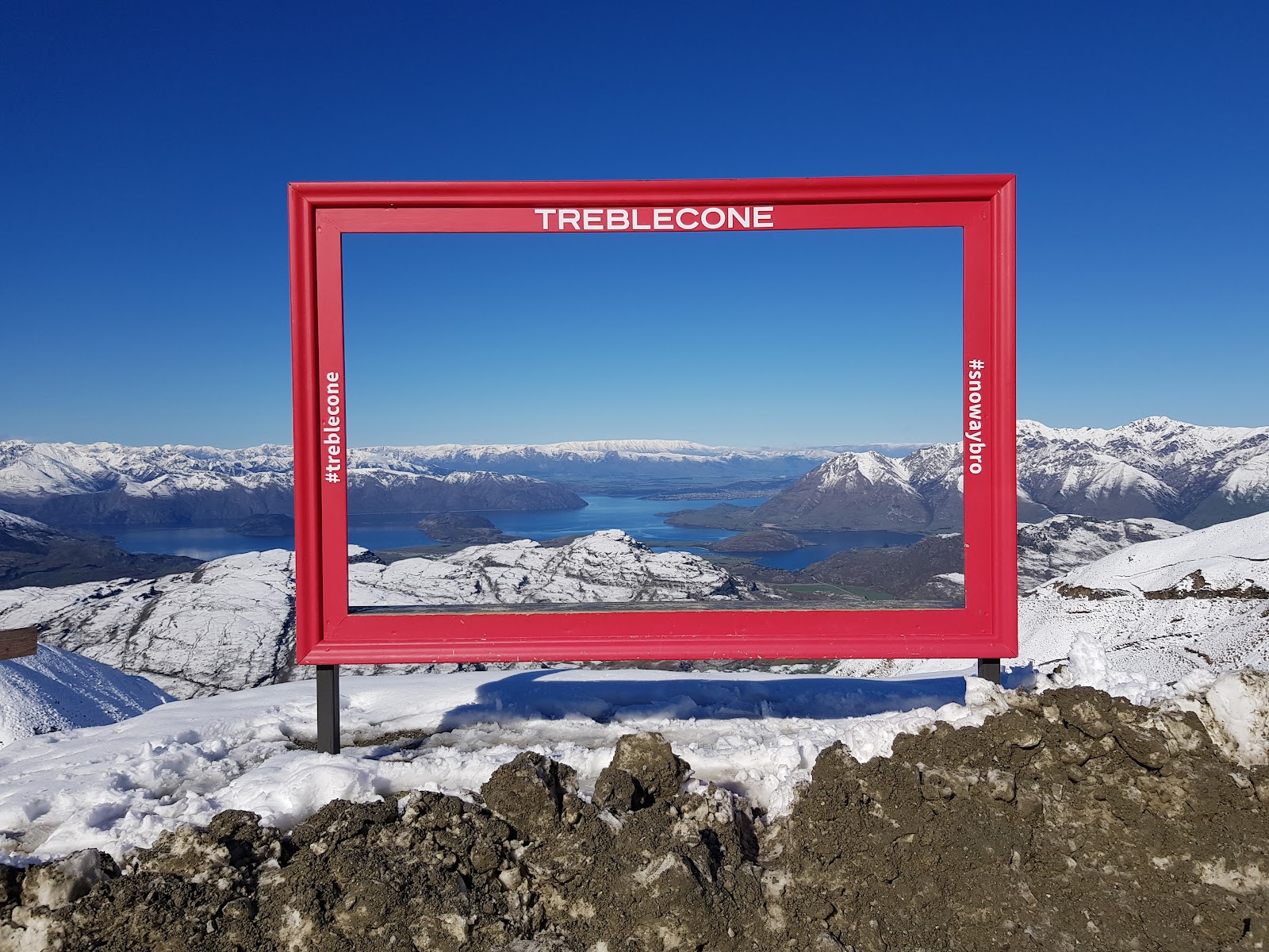 Long intermediate runs in the Home Basin above Lake Wanaka at Treble Cone