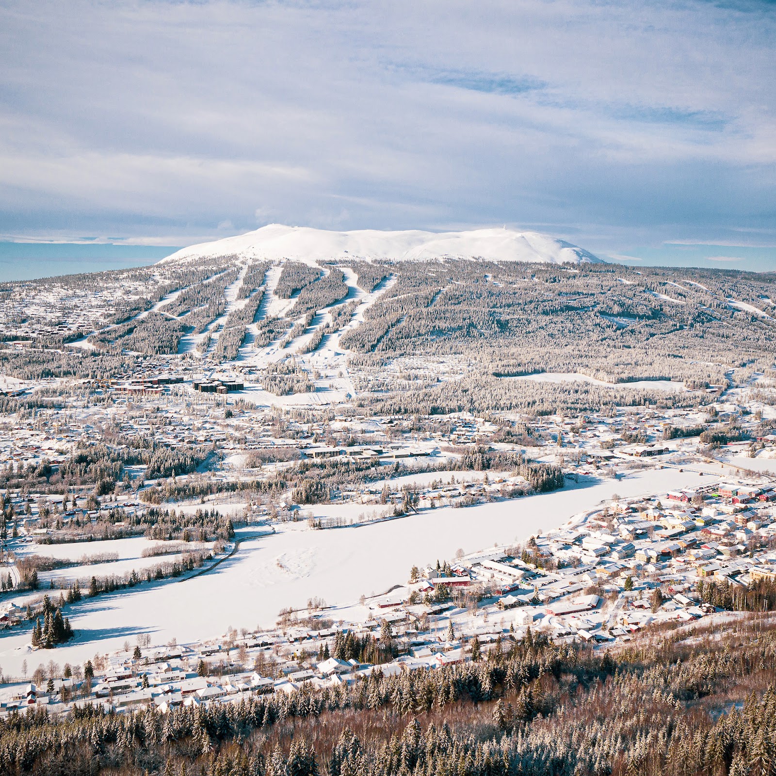 Long groomed blue runs wrapping the Trysil cone