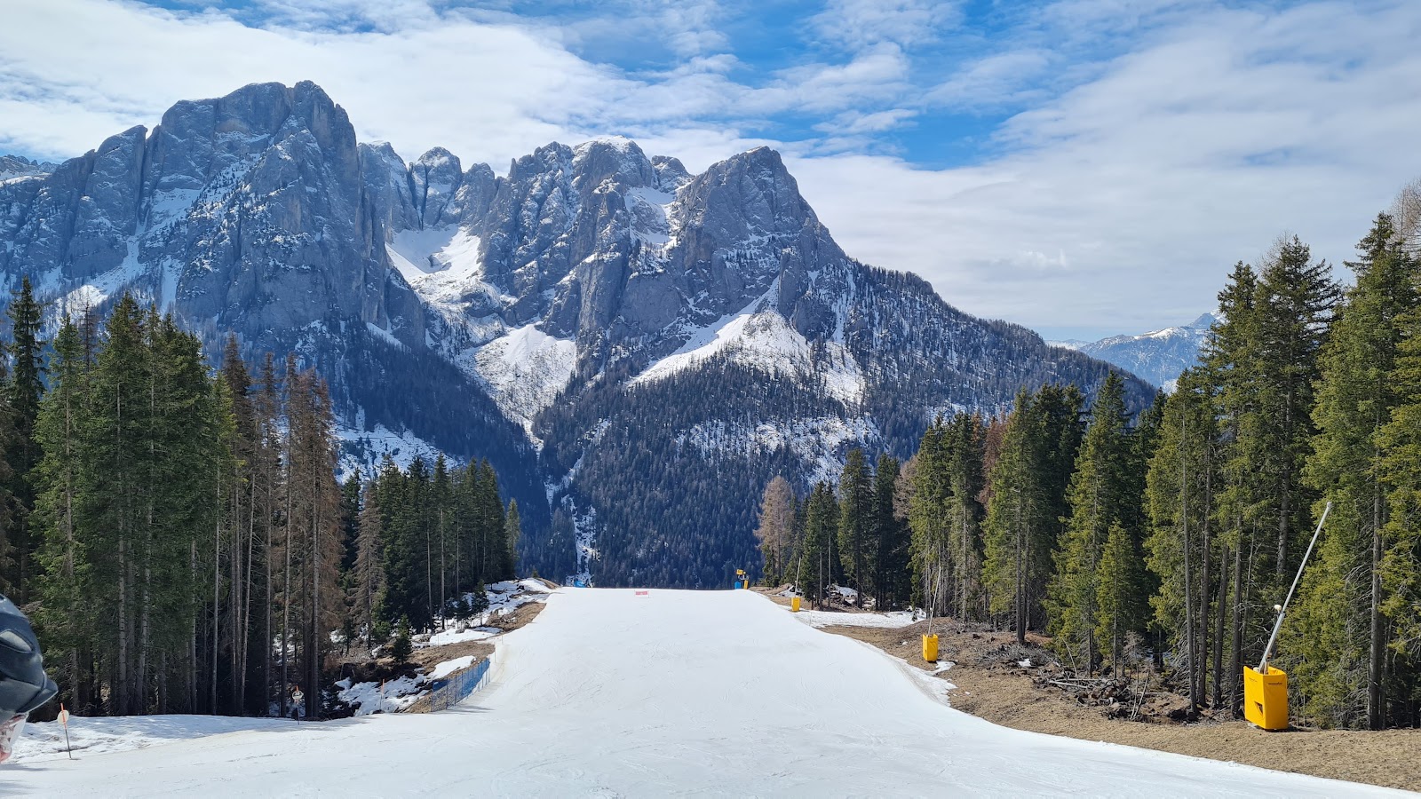 The village of Pozza di Fassa under snow in the Val di Fassa