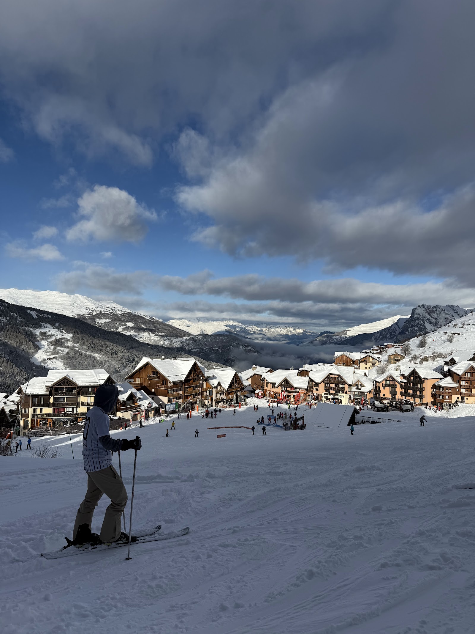 Snow covered peaks ringing the Valmeinier valley